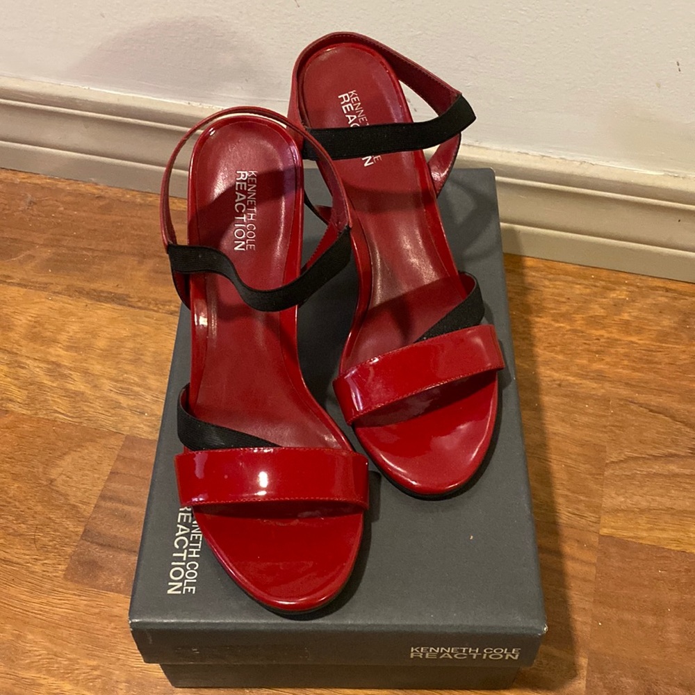 Kenneth Cole 8.5 Red and Black Heeled Sandals